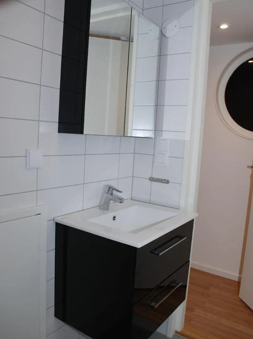 Smakfullt Attefallshus Med Stort Loft Naera Naturen Stockholm 0*,  Sweden
