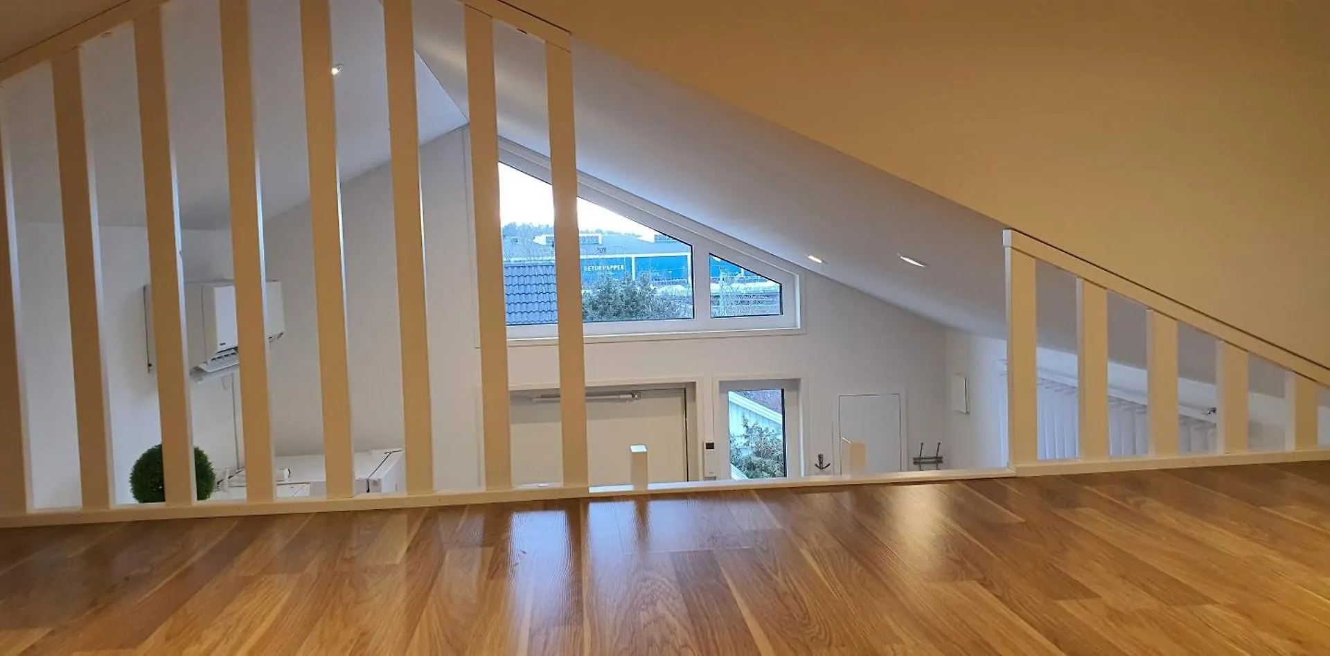 Smakfullt Attefallshus Med Stort Loft Naera Naturen Stockholm Apartment